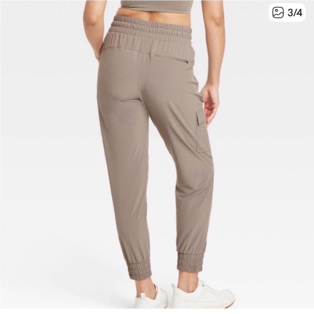 All in Motion Women’s Blue Cargo Joggers - Picture 7 of 7